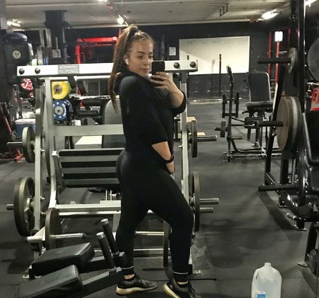 Sydney Martichuski モデル 画像