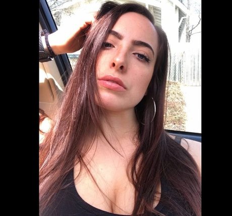 Sydney Martichuski ポルノスター 写真