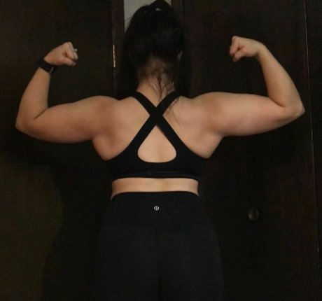 Sydney Martichuski ヌード女優 ギャラリー