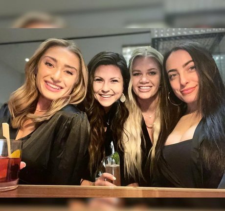 Sydney Martichuski スターセックス 写真