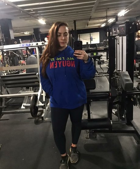 Sydney Martichuski ポルノモデル 写真