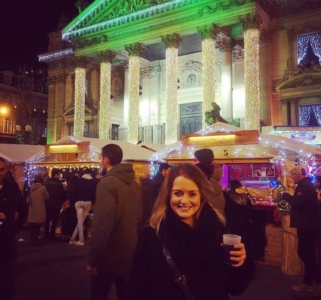 巨乳ティーンオンリーファンズ ホット 画像