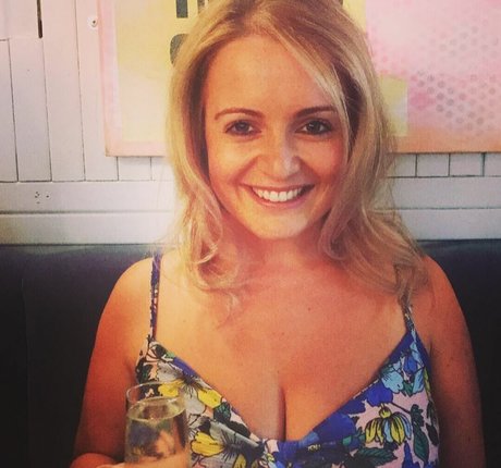 アラブのティーンズオンリーファンズ 無料セックス 画像