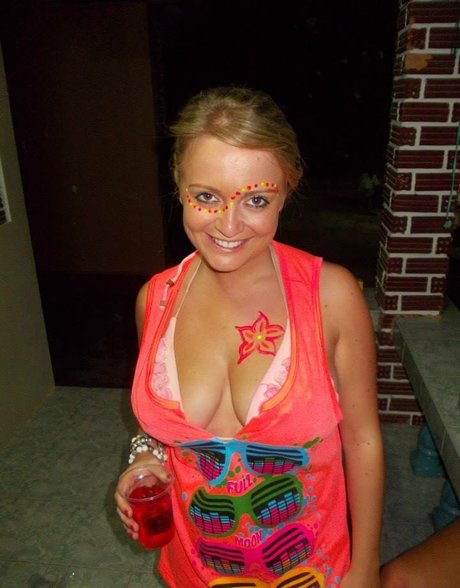 甘いおまんこオンリーファンズ 無料ポルノ 写真