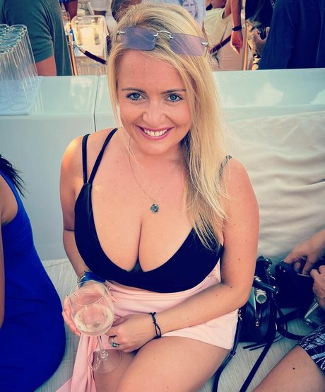 手コキ 主観視点 オンリーファンズ セクシーxxx 画像