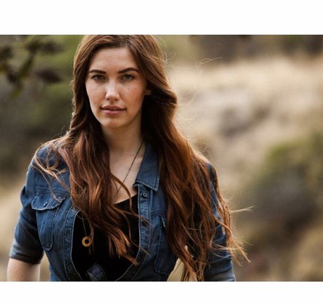 巨乳の赤毛オンリーファンズ セクシー 写真