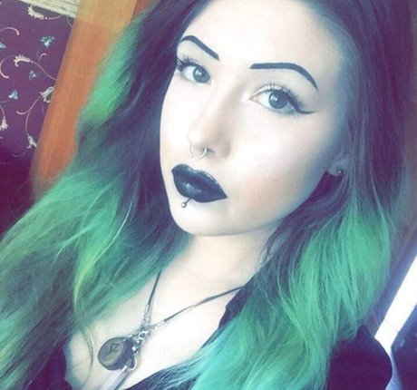 MoreGodheadtestifies セクシーなポルノスター 画像