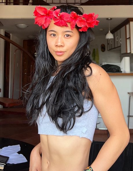 イギリスのブロンドオンリーファンズ ポルノグラフィック ギャラリー