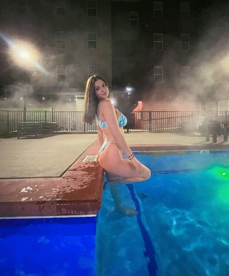 大学生カップルのオンリーファンズ ヌード 写真