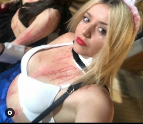 背が高くて巨乳のOnlyFans エロ 写真