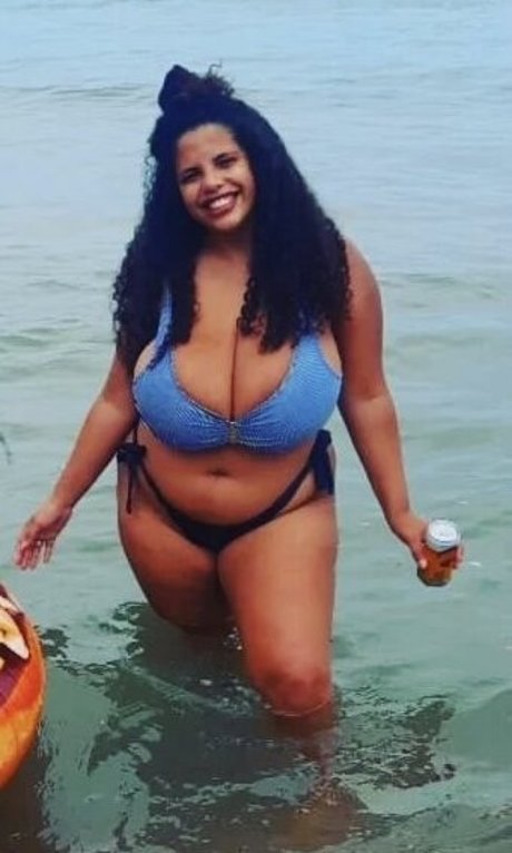 Mayla Coimbra エロティックなモデル 画像