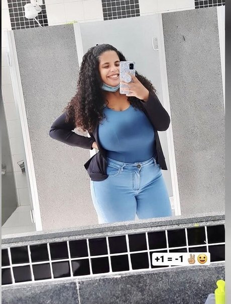 Mayla Coimbra スター 写真