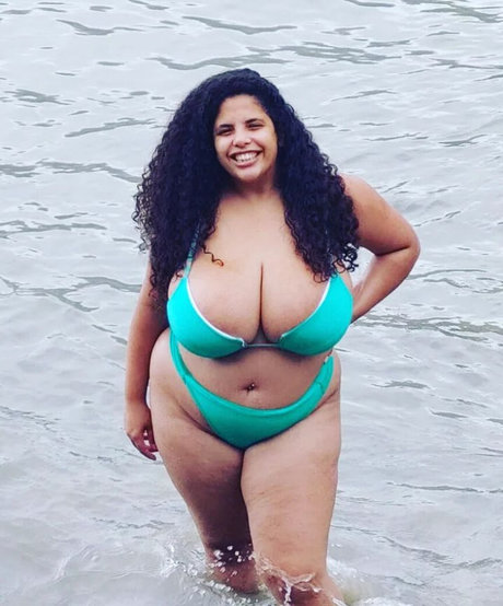 アンバー・オンリーファンズ アダルト 写真