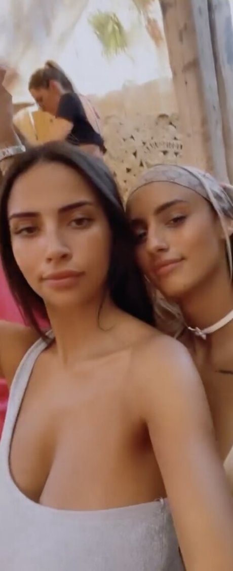 Chirine Sabaiti エロティックなスター 写真