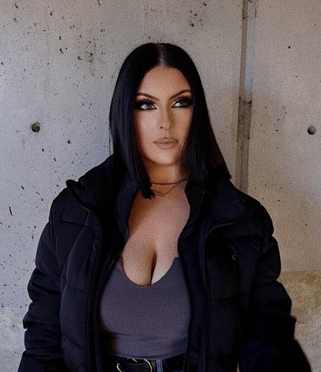 ティーンシーメールオンリーファンズ ホットセクシー 写真