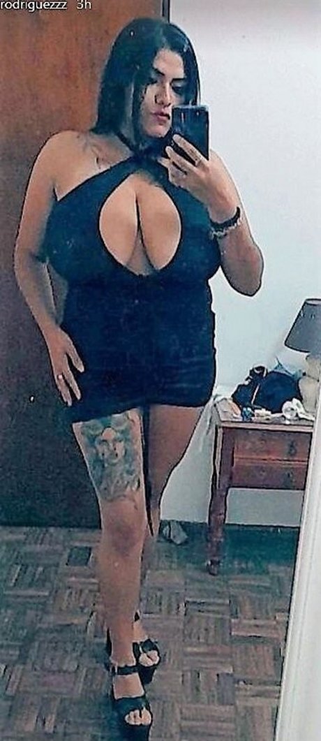 Marlii Rodriguez 完璧なモデル 写真