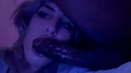 オンリーファンズでのセクスティング ポルノグラフィック 写真