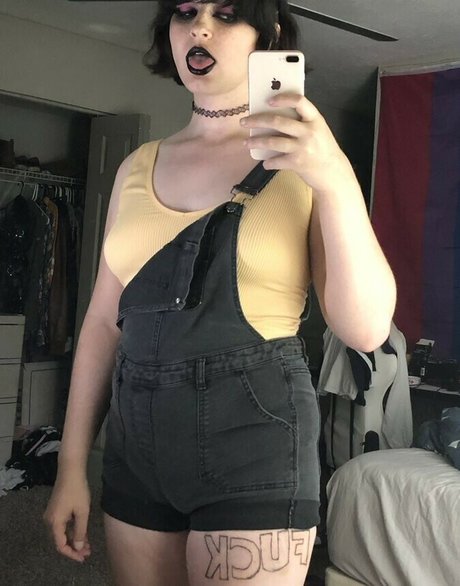 Scarlet Skeie トップスター 写真