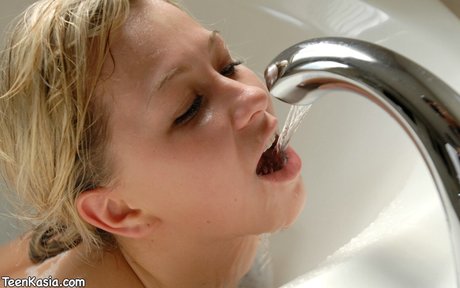 巨乳ティーンオンリーファンズ 無料セクシー 写真