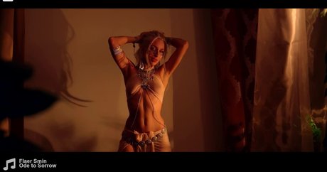 ラバーオンリーファン ホット裸 写真