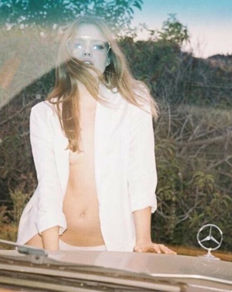 Kristine Froseth ホットなポルノスター 写真