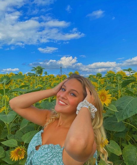 OnlyFansの普及 ポルノグラフィック ギャラリー