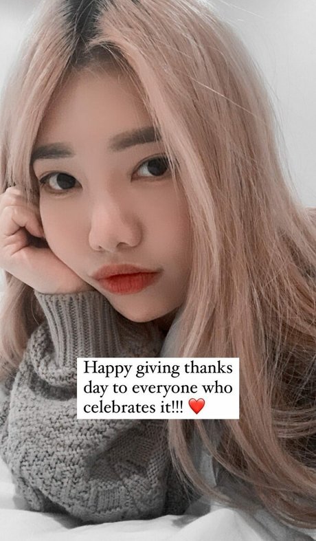 ブラックマジックオンリーファンズ セクシー裸 画像