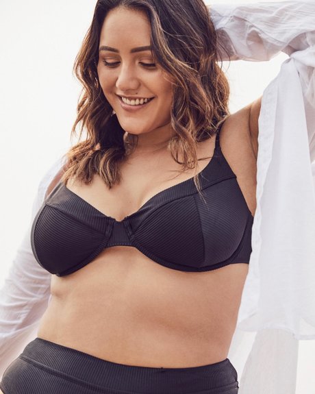 Yasmine MInovski Bilder