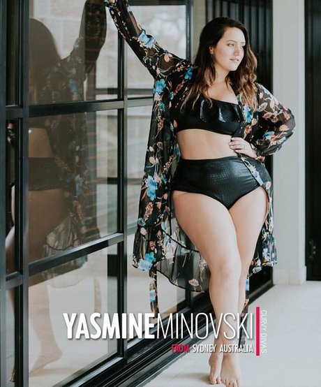 Yasmine MInovski セクシーなポルノスター 写真