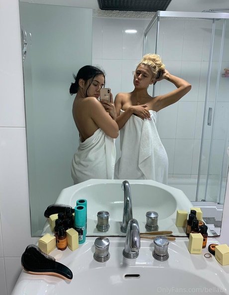 プールファックOnlyFans セクシーヌード 画像