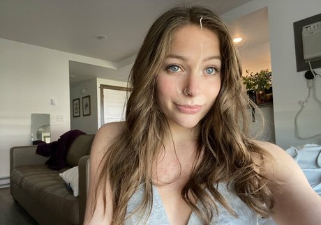 ジンジャートゥインクオンリーファンズ ポルノ 写真