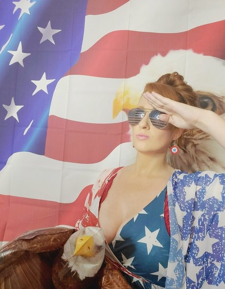 Rawrist ポルノモデル 写真