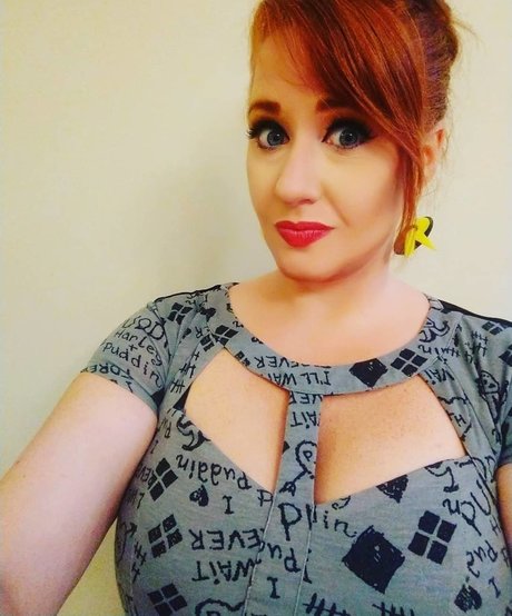 Rawrist 完璧なポルノスター アーカイブ