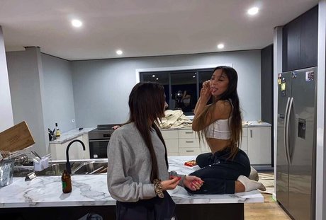 Kiimiiseokk xxx女優 画像