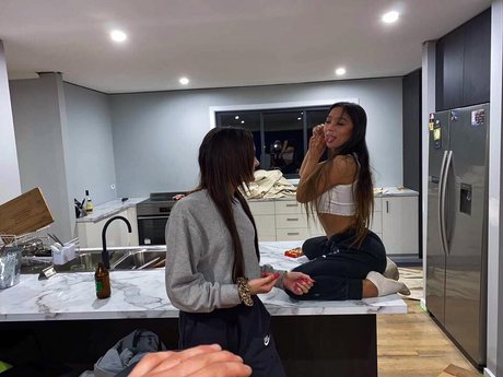 Kiimiiseokk ポルノモデル アーカイブ