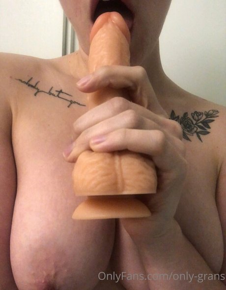 小さなオンリーファンズ セクシーxxx 写真