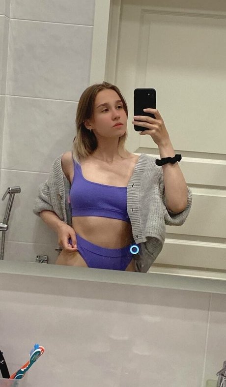 毛深い足のOnlyFans アートxxx 写真