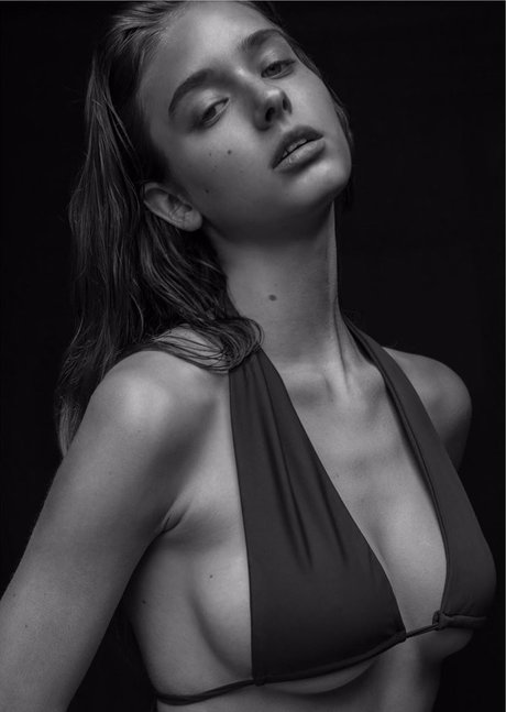 Omar Coria アートモデル 写真