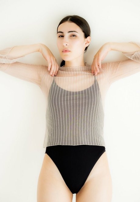 Viika 裸のスター 写真