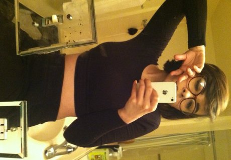 Marsupialmami セクシーなスター 写真