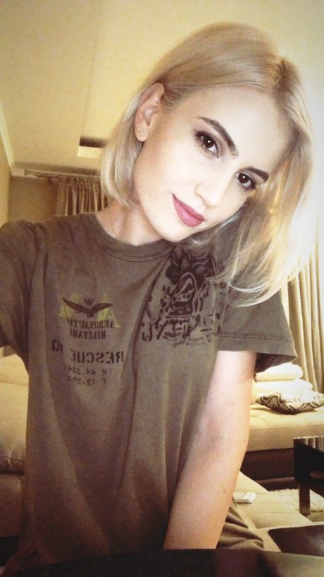 sarrabooo 完璧なモデル 写真