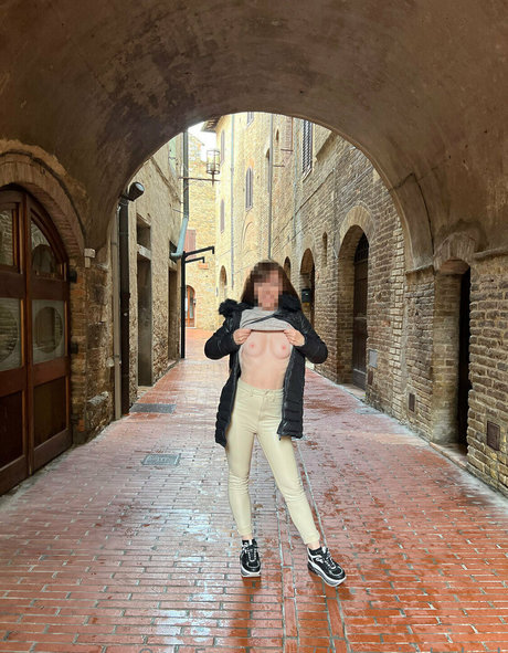 DirtyMindedCPL ポルノ女優 写真