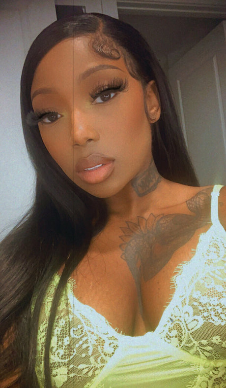 小柄な妻OnlyFans アダルト 写真