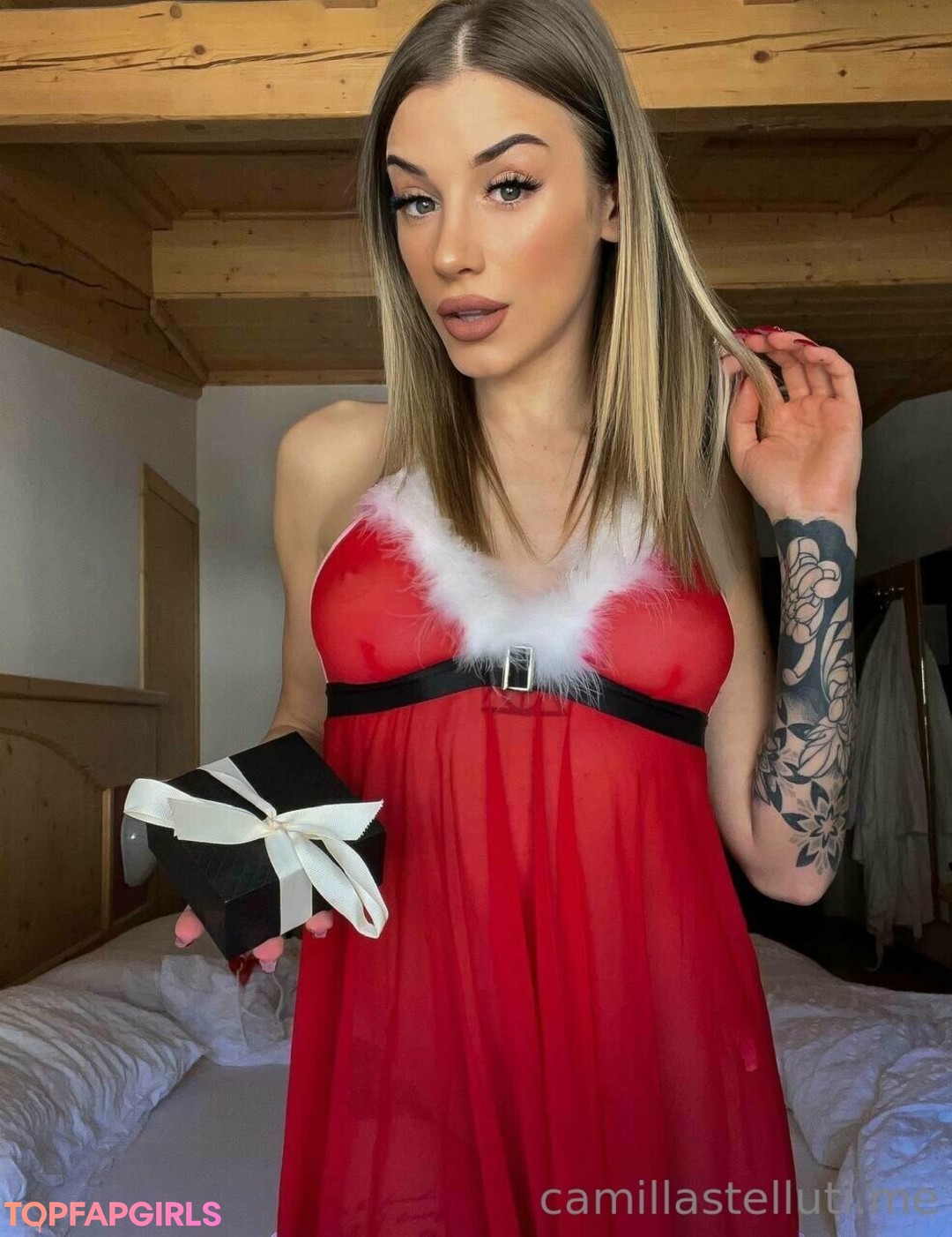 Camilla Stelluti ヌードスター ギャラリー