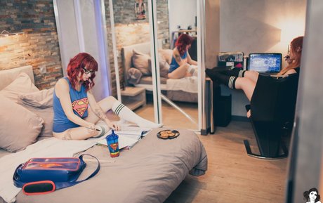 Lovia Suicide ポルノスター 美しい 写真