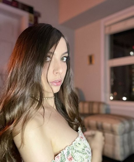 ChloeNight 美しい女優 画像