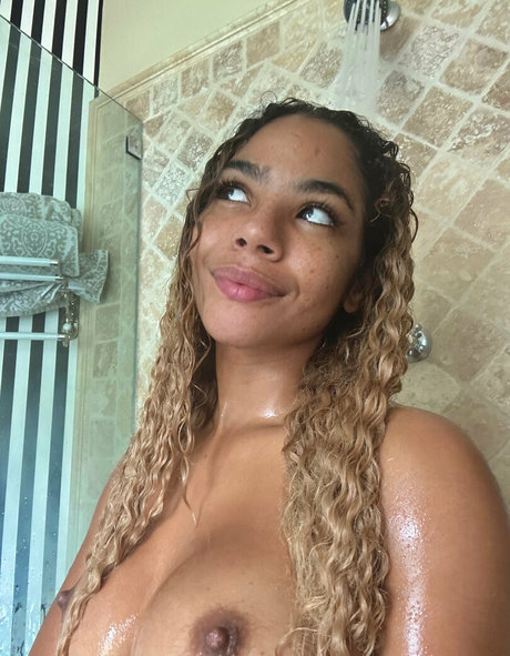 19歳のOnlyFans 無料ポルノ 写真