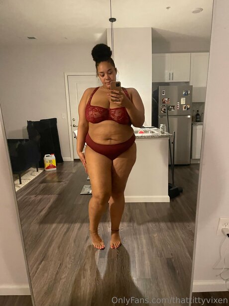 毛深い足のOnlyFans ホット 写真