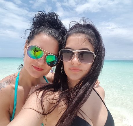 Keona Dove ポルノスター ギャラリー