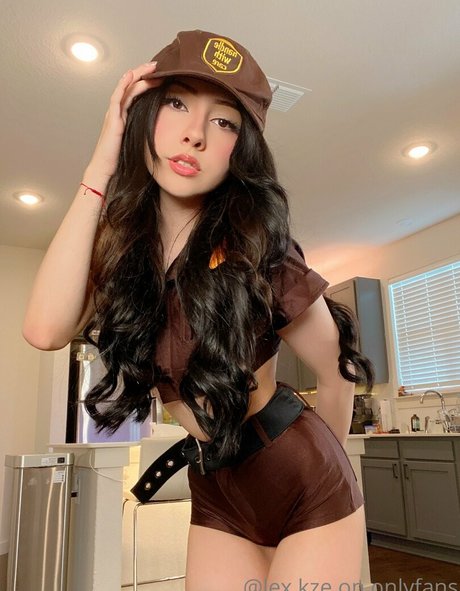 騎乗位熟女OnlyFans 無料セックス 画像